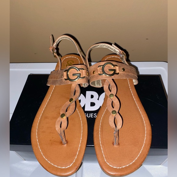 G by Guess Mwdium Briwn Sandals with Gold Details - Picture 1 of 5